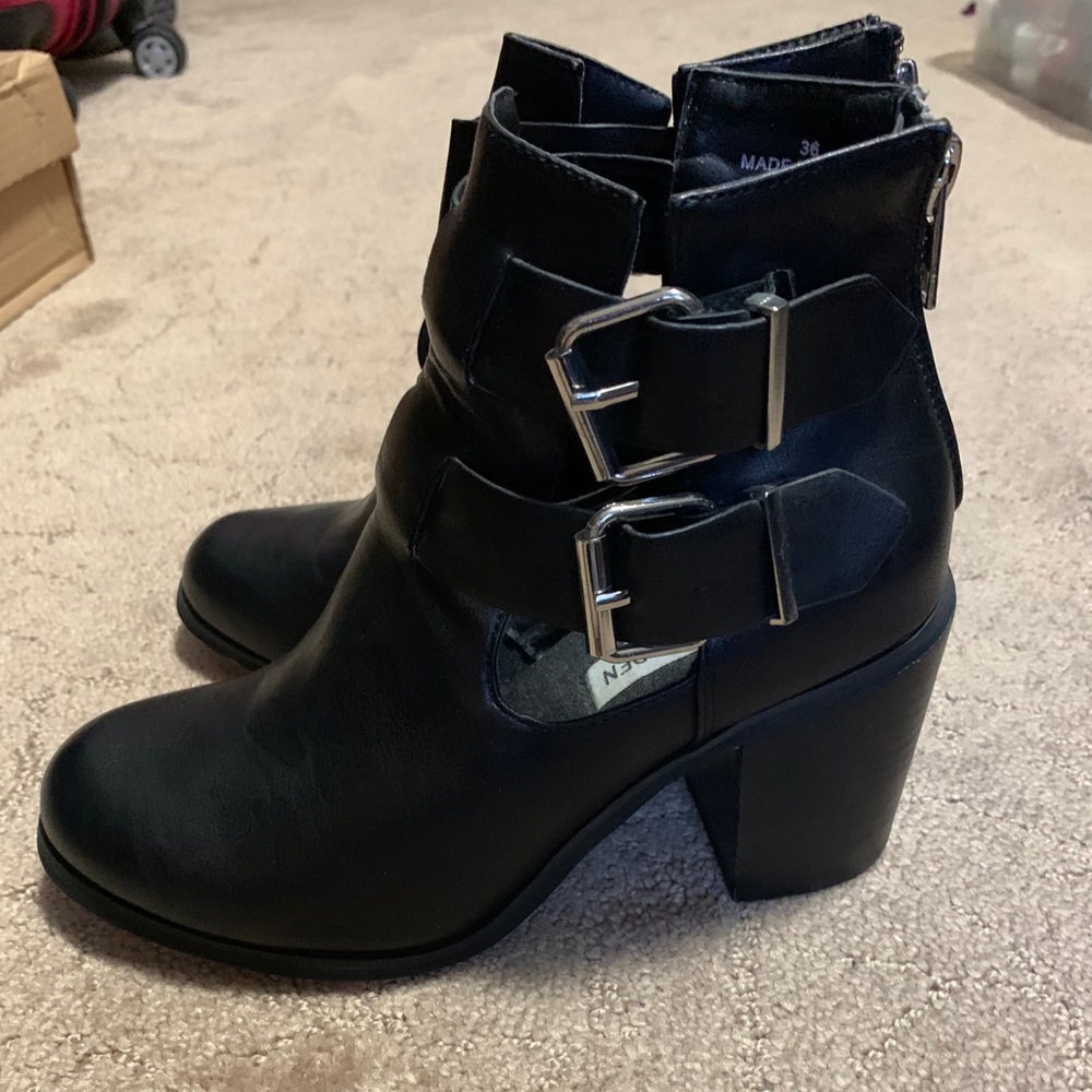 Worn twice Steve Madden booties